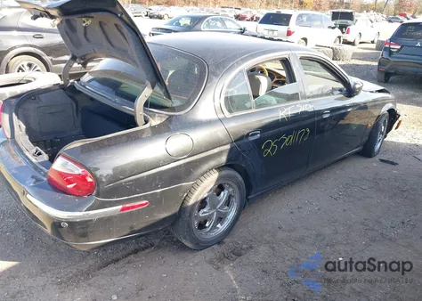 2001 Jaguar S-Type 4.0L V8 from USA, damaged, VIN SAJDA01P41GM18338